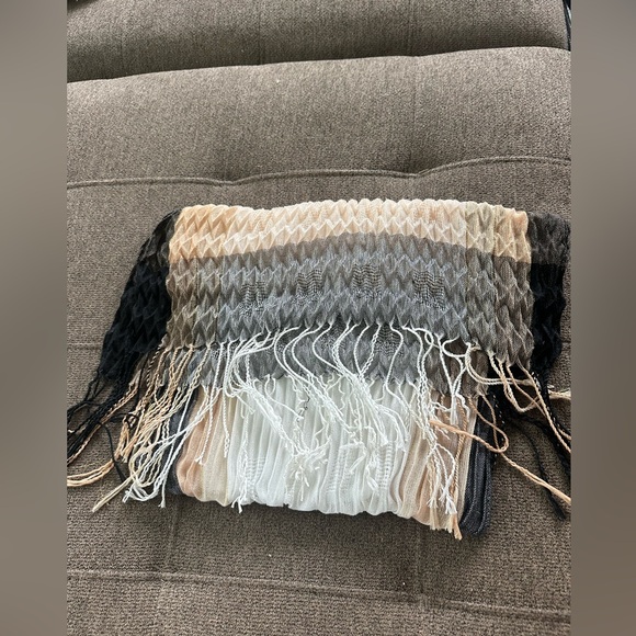 Scarf - Picture 3 of 4